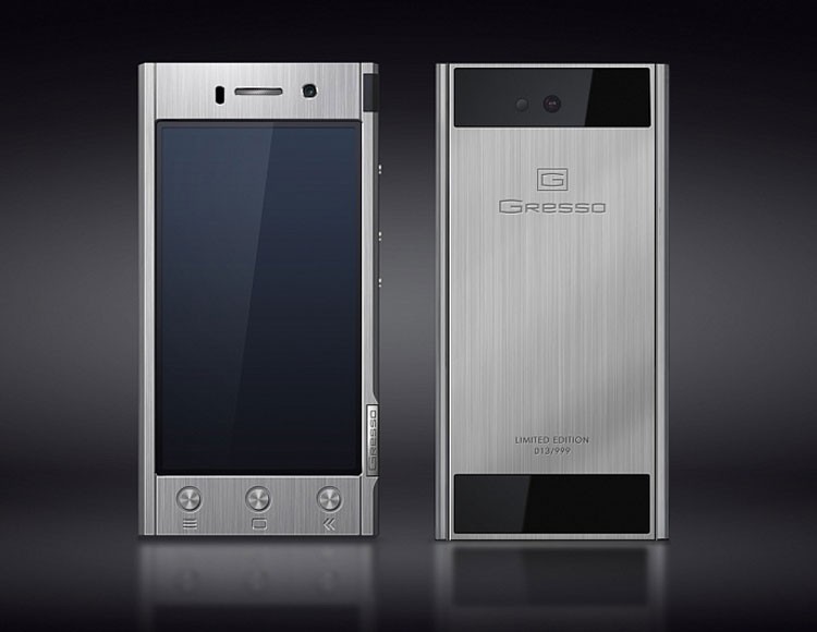 Teléfono de Titanio