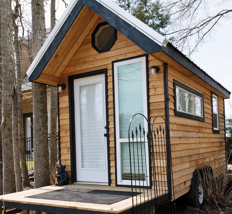 Pareja construye pequeña casa, buscamos el nuevo sueño americano – VIDEO -