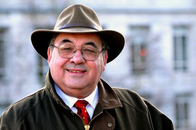 Peter James