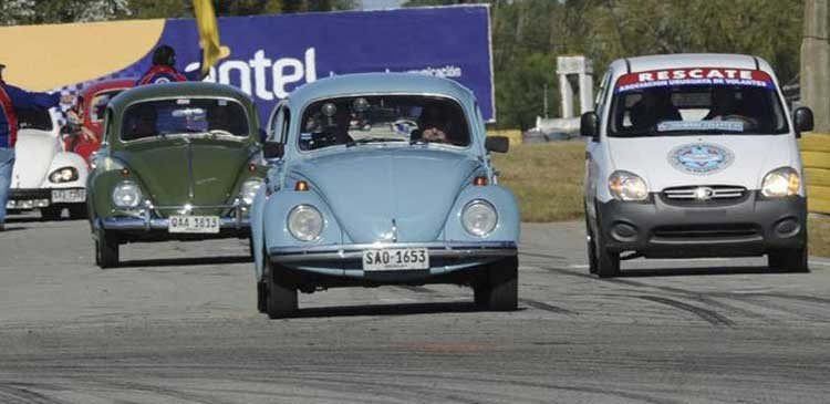 José Mujica, y su Volkswagen Fusca azul