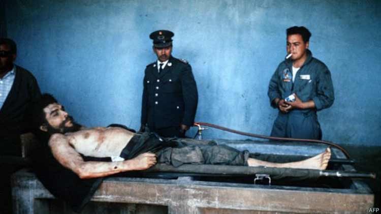 Encontraron fotografías del cadáver del Che