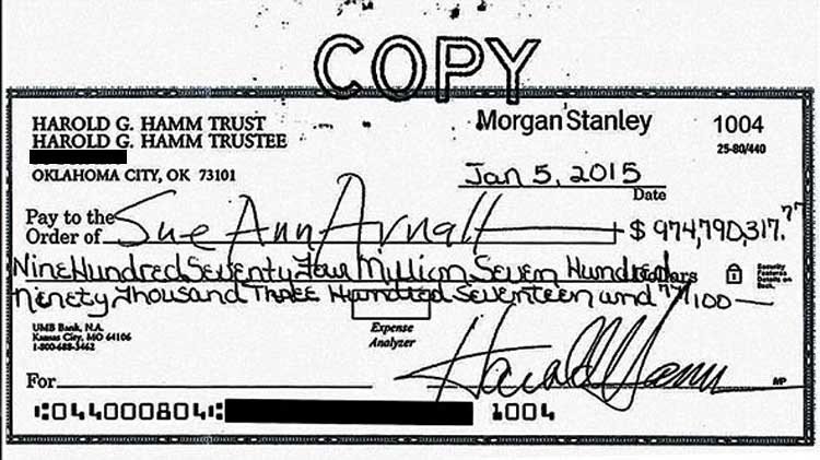 cheque de casi 1000 millones de dolares