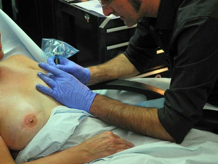Tatuaje de pezones