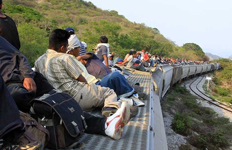Deportan a cientos de norteamericanos de México