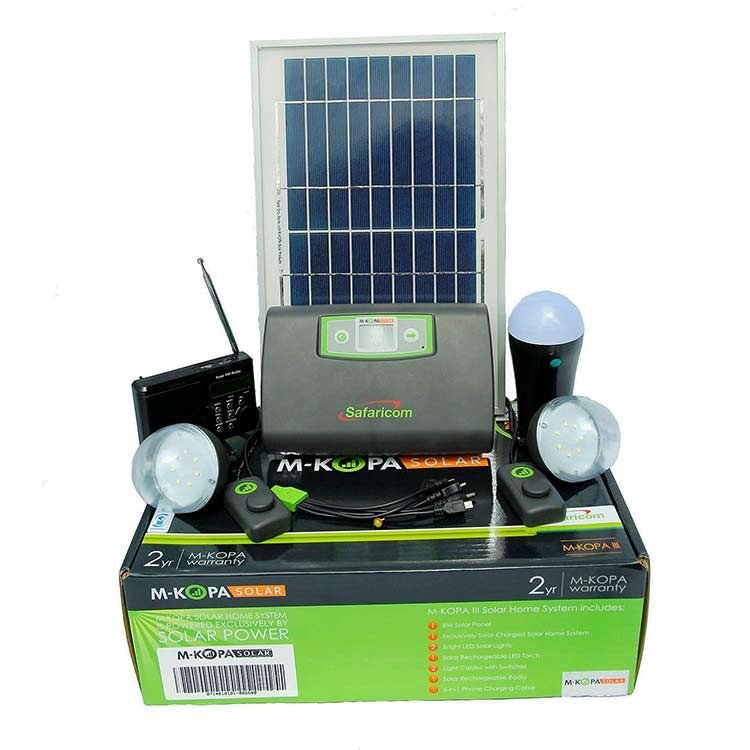 Panel solar portátil cambia vidas en África