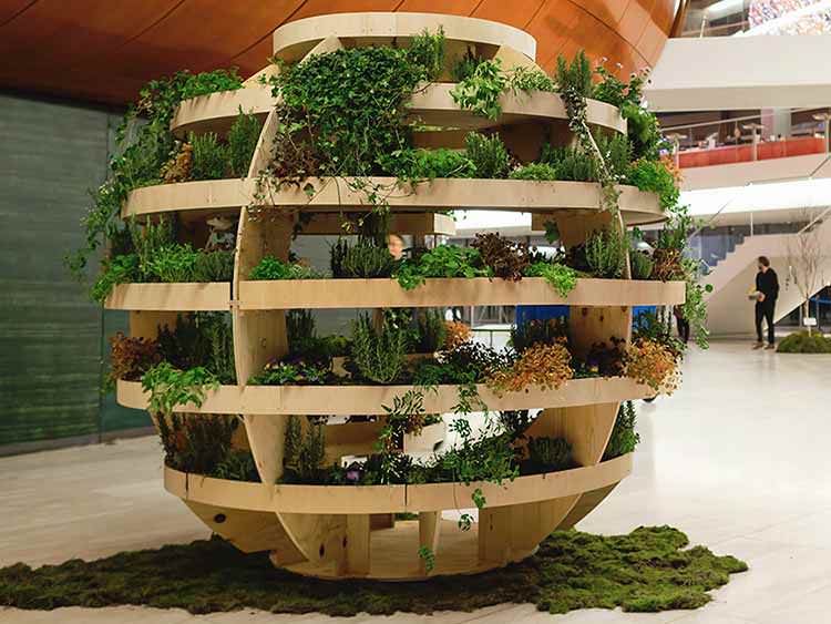 IKEA diseña jardín esférico que alimenta un Barrio