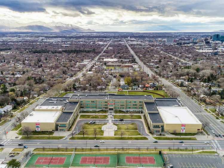 Secundaria instala Lavadoras para estudiantes