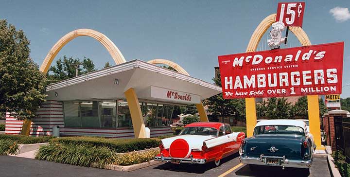 En 1943  McDonald's incluía chilis y tamales