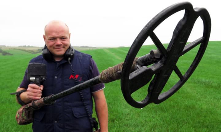 Encuentra un increíble tesoro vikingo. Vale millones