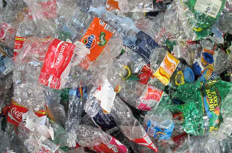 Carreteras de plástico reciclado desde el Océano